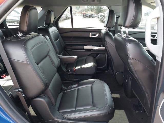 Certified 2022 Ford Explorer XLT w/ Equipment Group 202A image 25