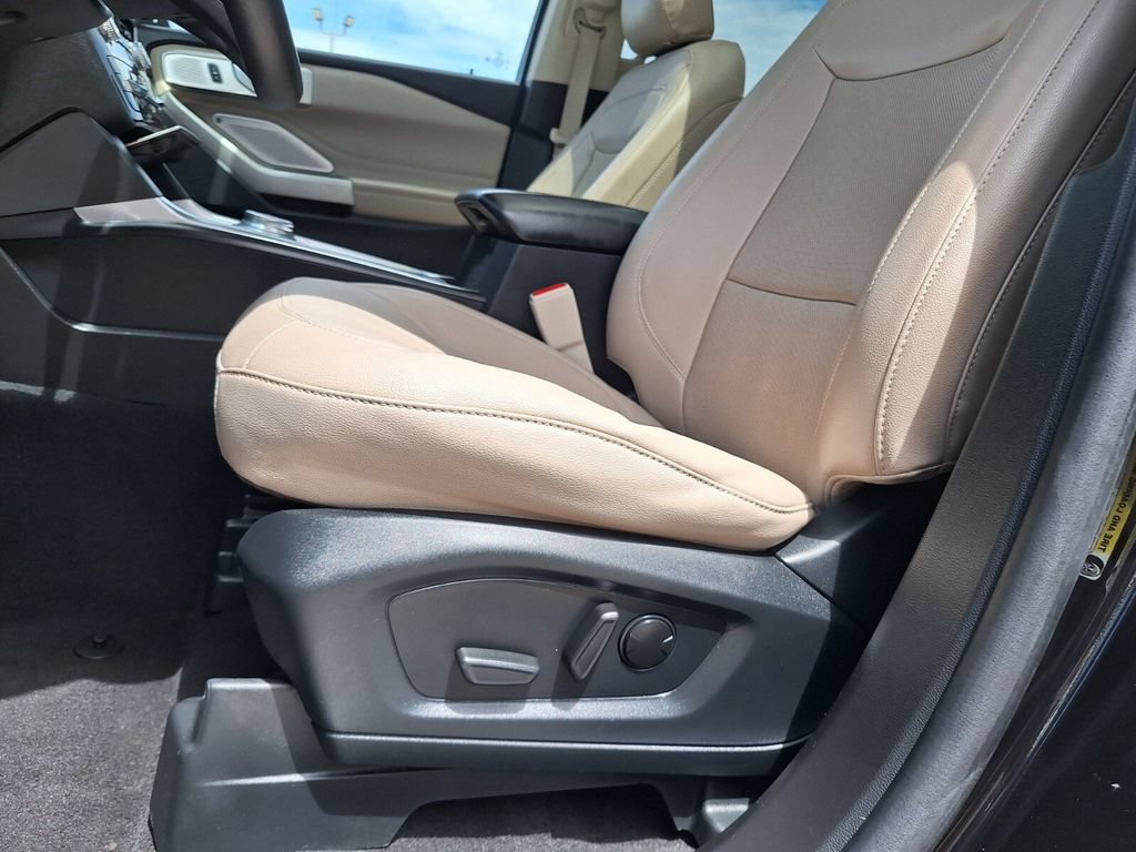 Certified 2023 Ford Explorer Limited w/ Limited Technology Package RWD image 34