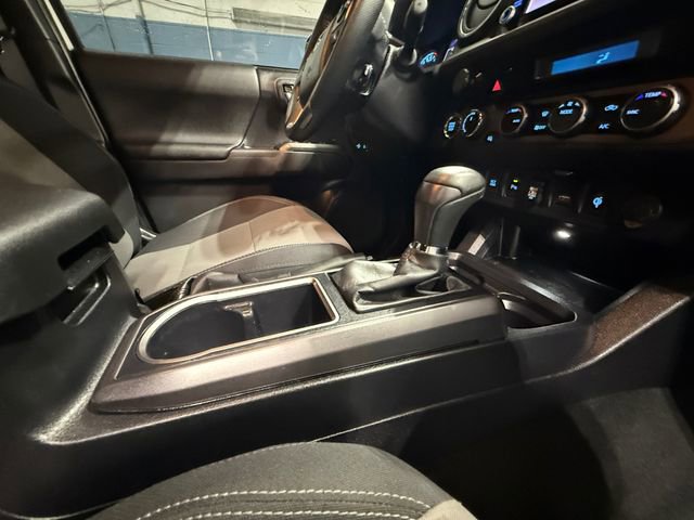 Used 2023 Toyota Tacoma TRD Off-Road w/ Technology Package AWD/4WD image 25