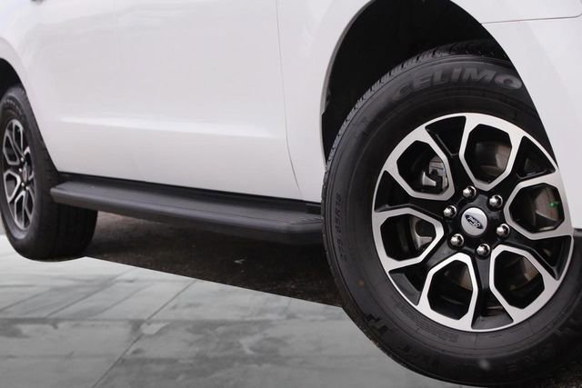 Certified 2024 Ford Expedition Max XLT image 6