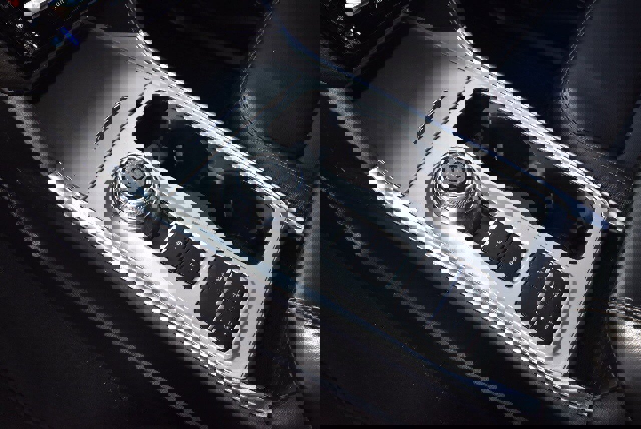 Certified 2022 Ford Explorer Limited w/ Limited Technology Package image 32