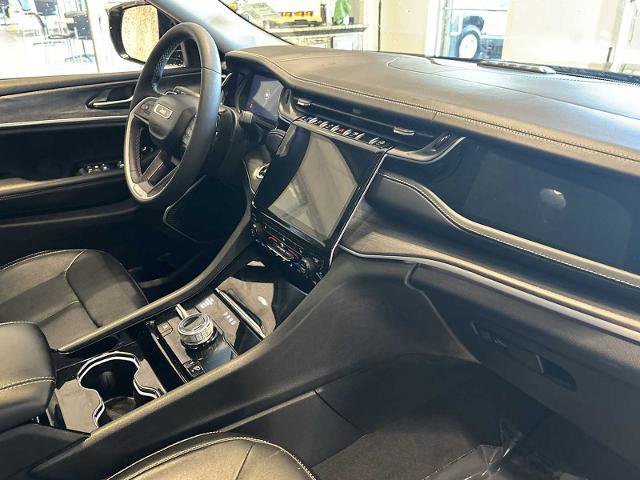 Used 2022 Jeep Grand Cherokee Limited 4xe image 29