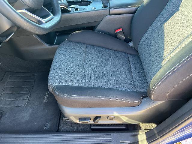 Used 2023 Nissan Rogue SV FWD image 19