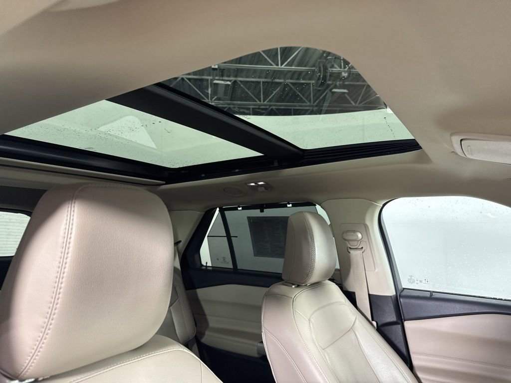 Certified 2023 Ford Explorer Limited w/ Equipment Group 301A AWD/4WD image 14