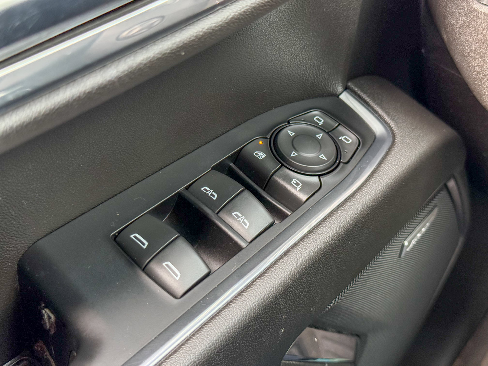 Used 2023 Chevrolet Silverado 1500 LTZ w/ Technology Package AWD/4WD image 28