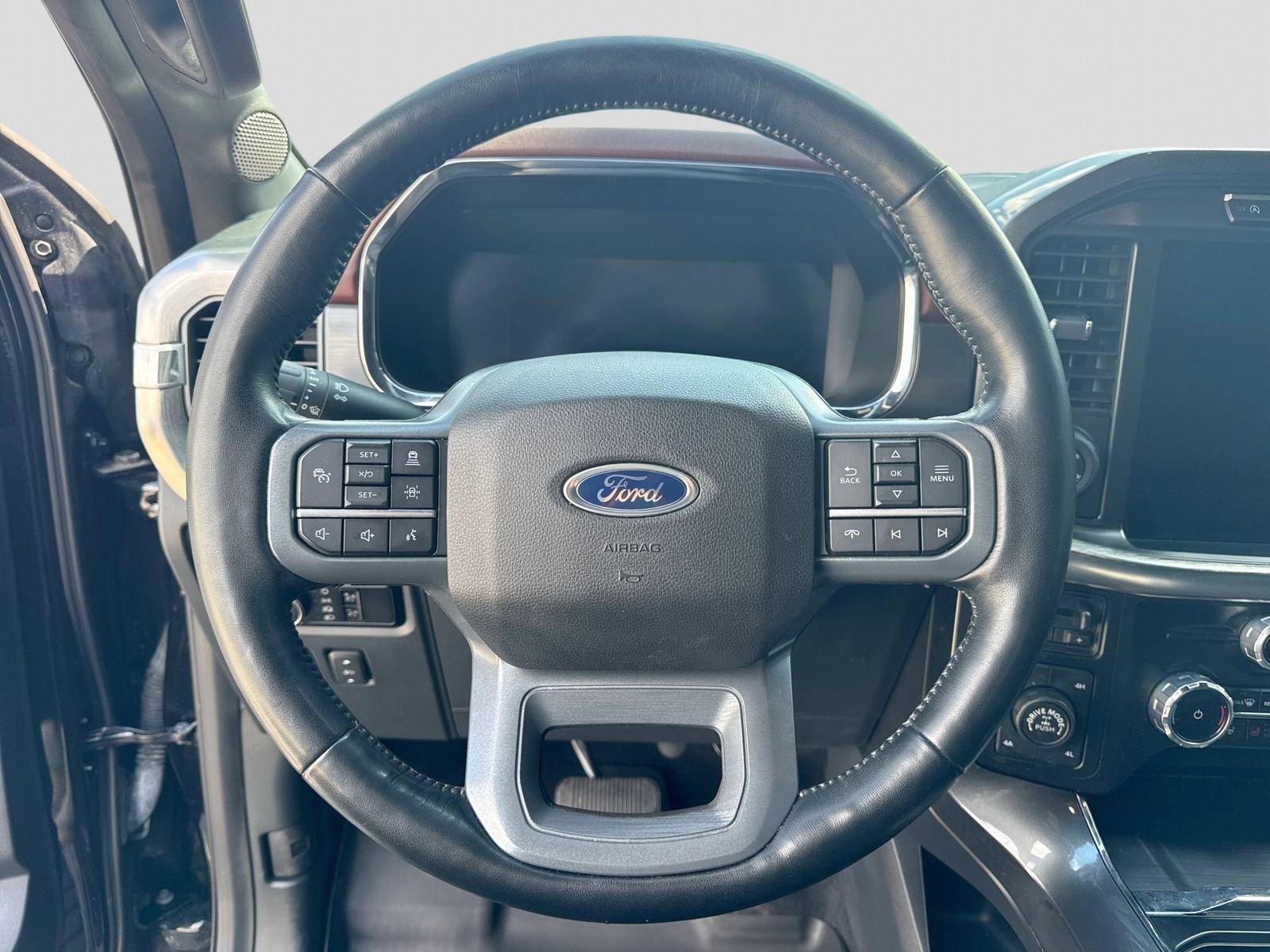 Certified 2023 Ford F150 Lariat w/ Equipment Group 502A High AWD/4WD image 27