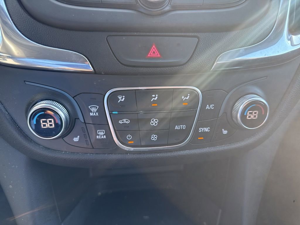 Used 2019 Chevrolet Equinox LT w/ Driver Convenience Package FWD image 22