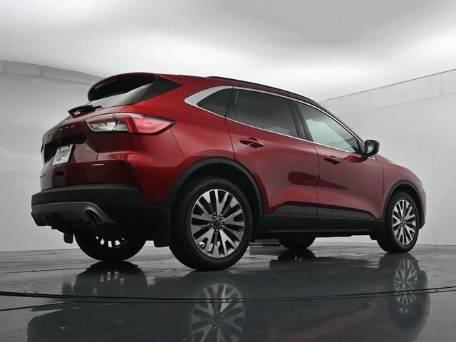 Certified 2022 Ford Escape Titanium w/ Class II Trailer Tow Package AWD/4WD image 35