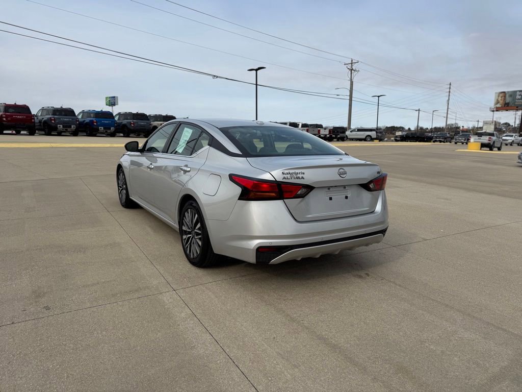 Used 2024 Nissan Altima 2.5 SV FWD image 7