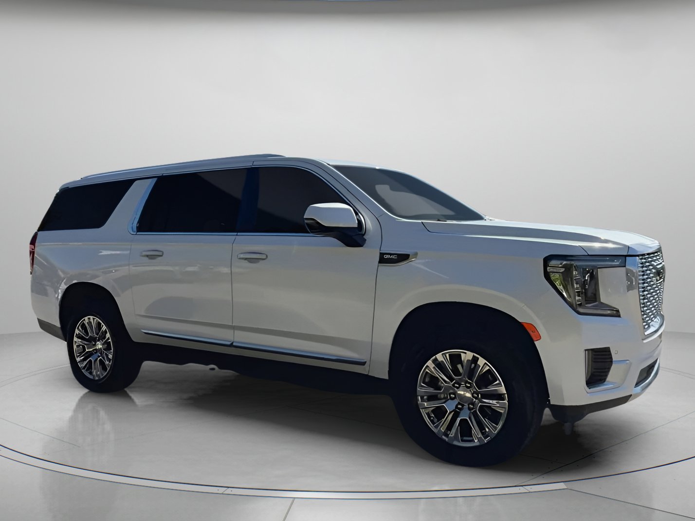 Used 2024 GMC Yukon XL Denali image 35