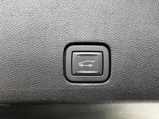 Used 2025 Cadillac XT6 Sport w/ Technology Package image 46