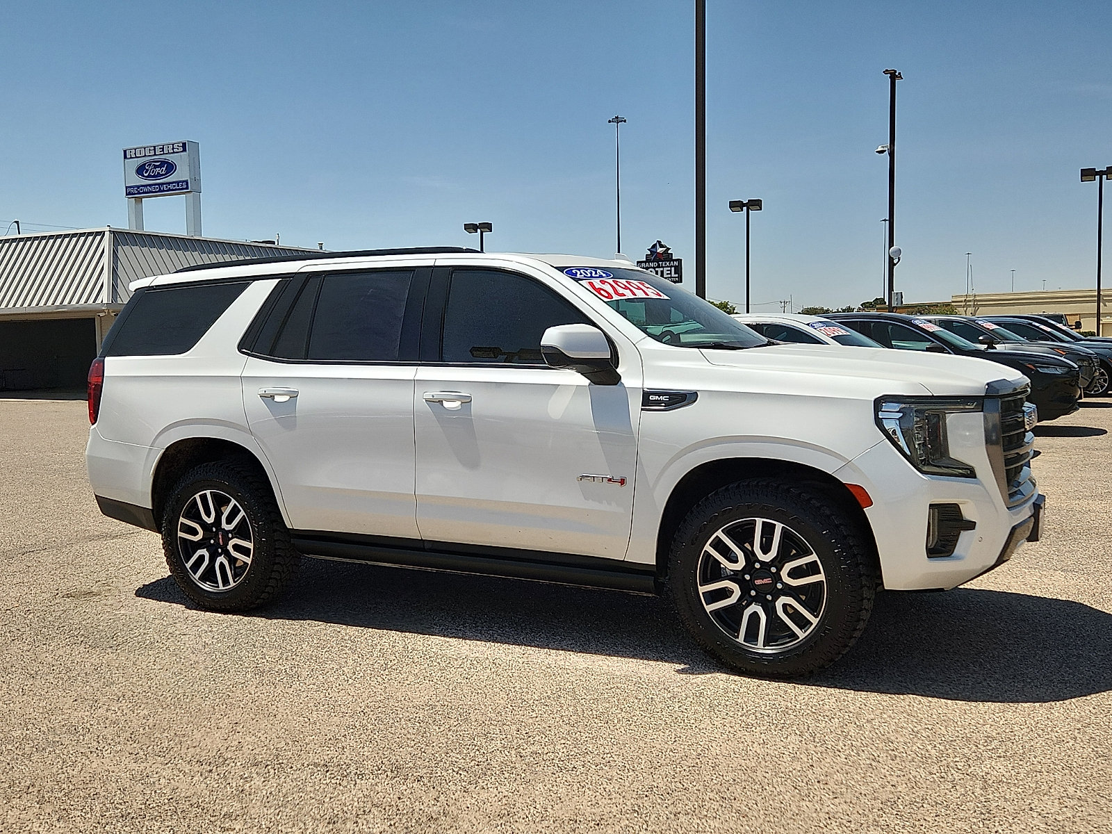 Used 2024 GMC Yukon AT4 w/ Technology Package AWD/4WD image 8
