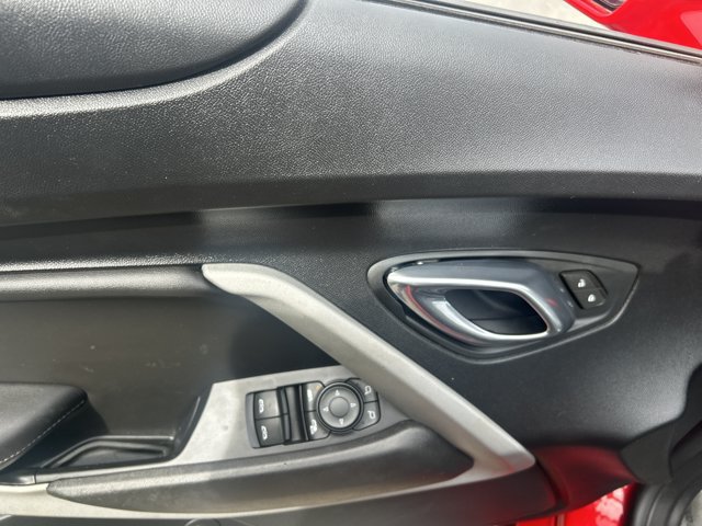 Used 2020 Chevrolet Camaro LT RWD image 9