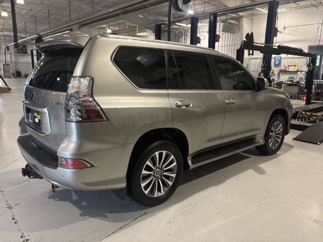 Used 2020 Lexus GX 460 Luxury w/ Accessory Package AWD/4WD image 5