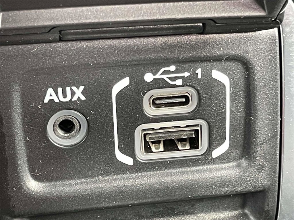 Used 2025 Jeep Wrangler Sport image 20