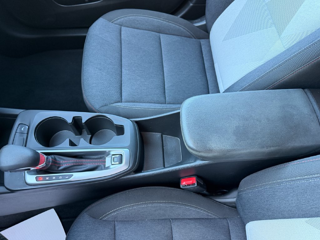 Used 2024 Chevrolet Trax RS FWD image 23