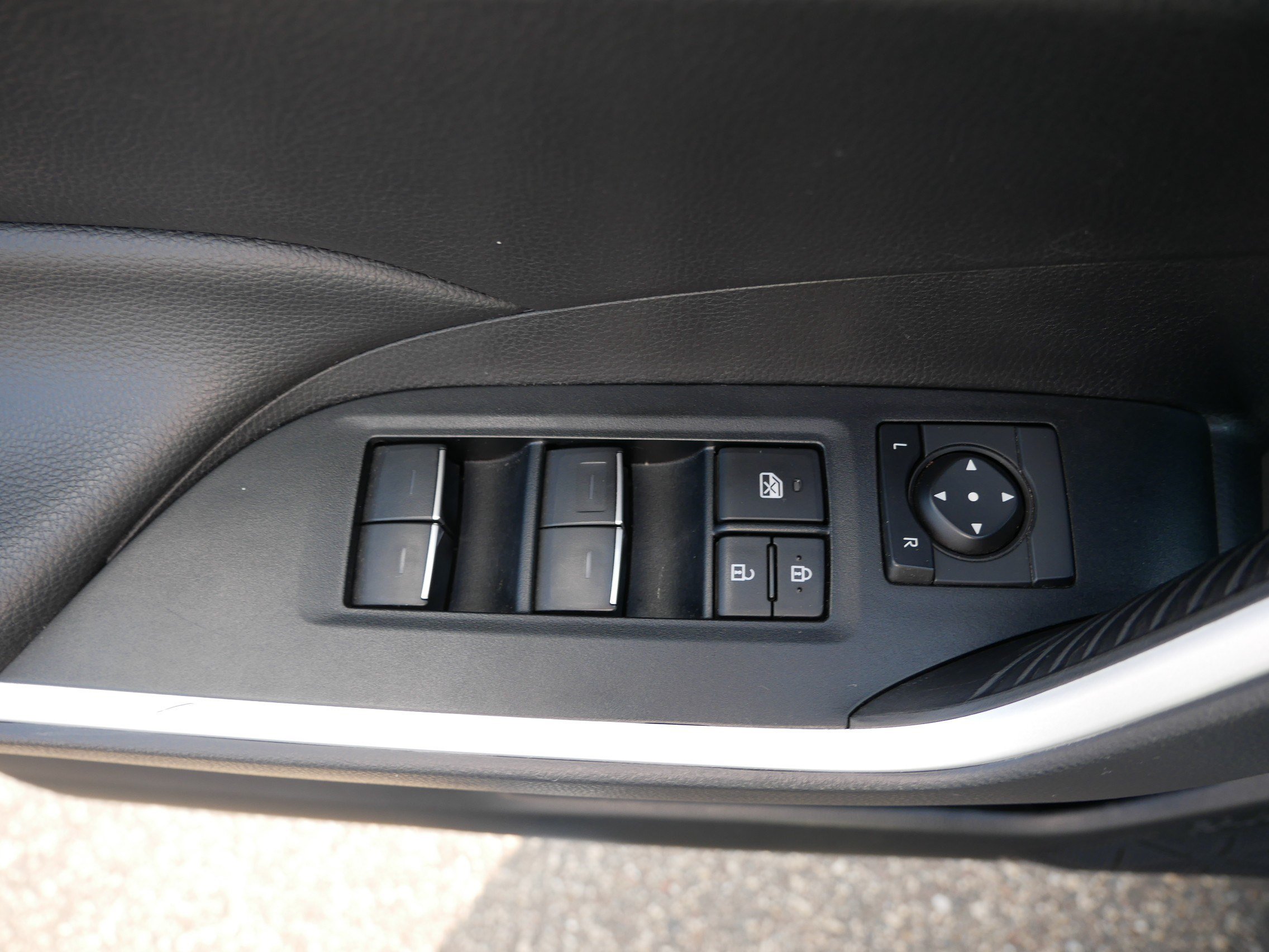Used 2025 Toyota RAV4 XLE AWD/4WD image 20