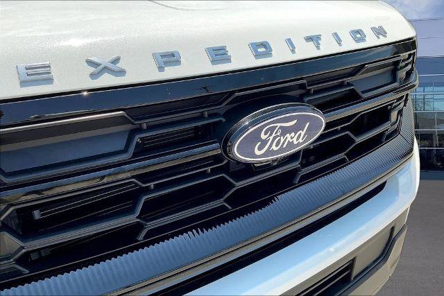 Certified 2025 Ford Expedition Active AWD/4WD image 33
