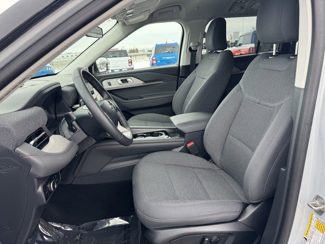 Certified 2025 Ford Explorer Active image 13