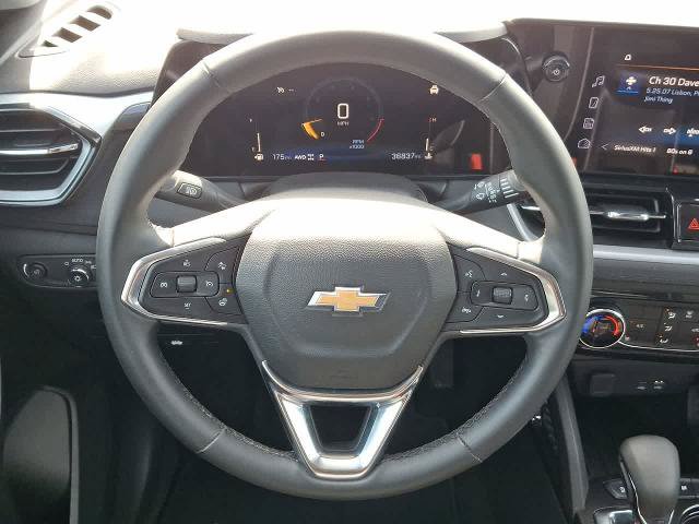 Used 2024 Chevrolet TrailBlazer LT w/ LT Cold Weather Package AWD/4WD image 22