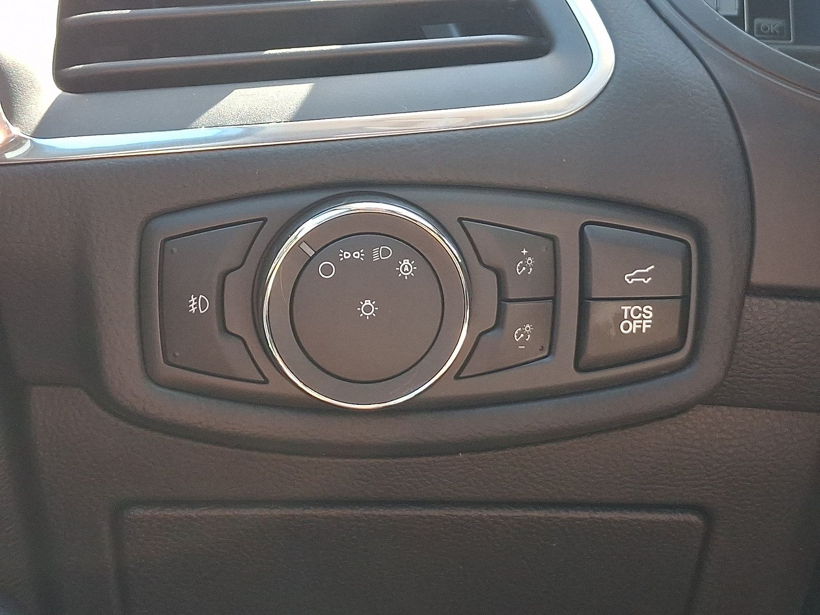 Certified 2023 Ford Edge Titanium AWD/4WD image 24