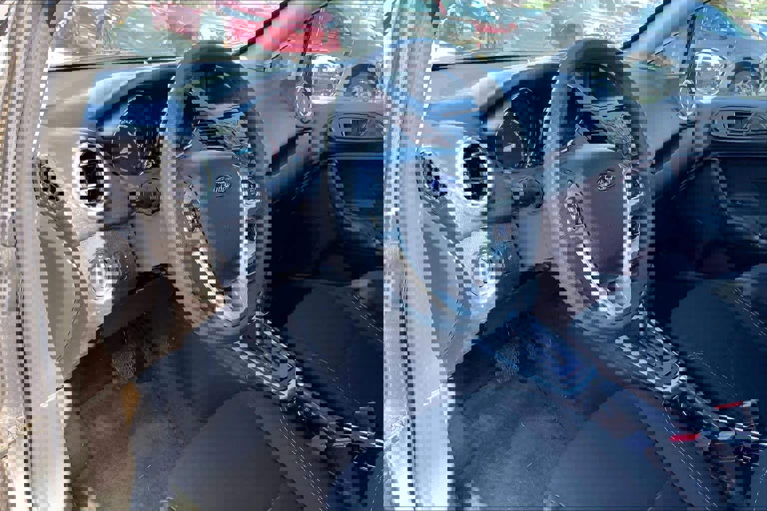 Certified 2017 Ford Fiesta SE image 2