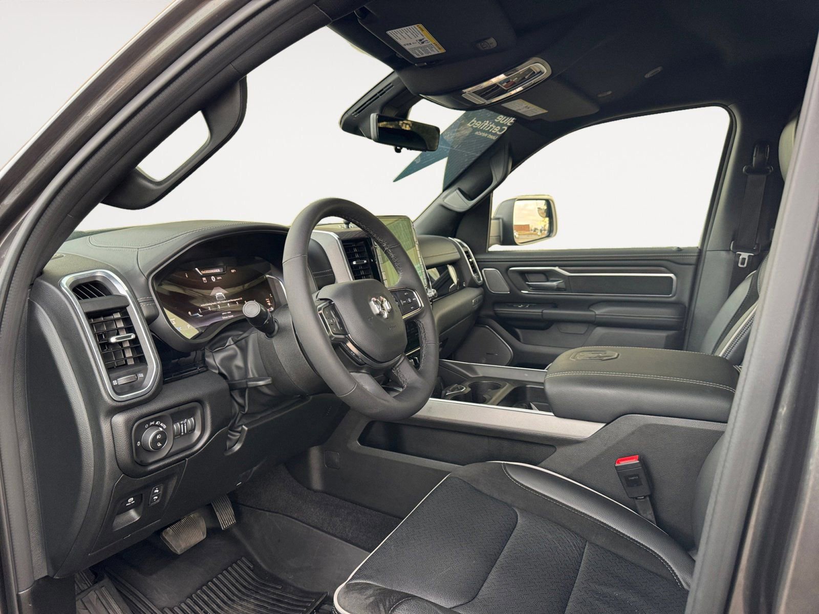 Used 2025 RAM 1500 Laramie w/ Night Edition image 9