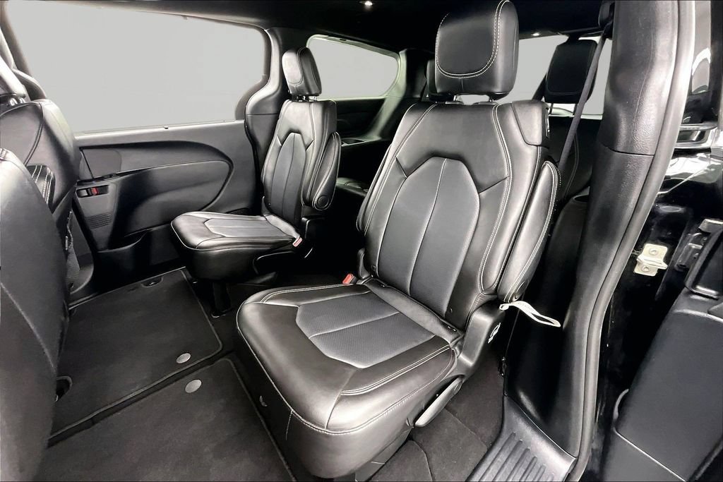Used 2025 Chrysler Pacifica Select FWD image 26