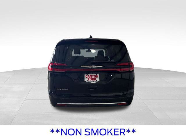 Used 2024 Chrysler Pacifica Touring-L FWD image 6