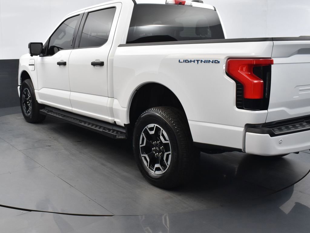 Certified 2023 Ford F150 Lightning XLT image 4