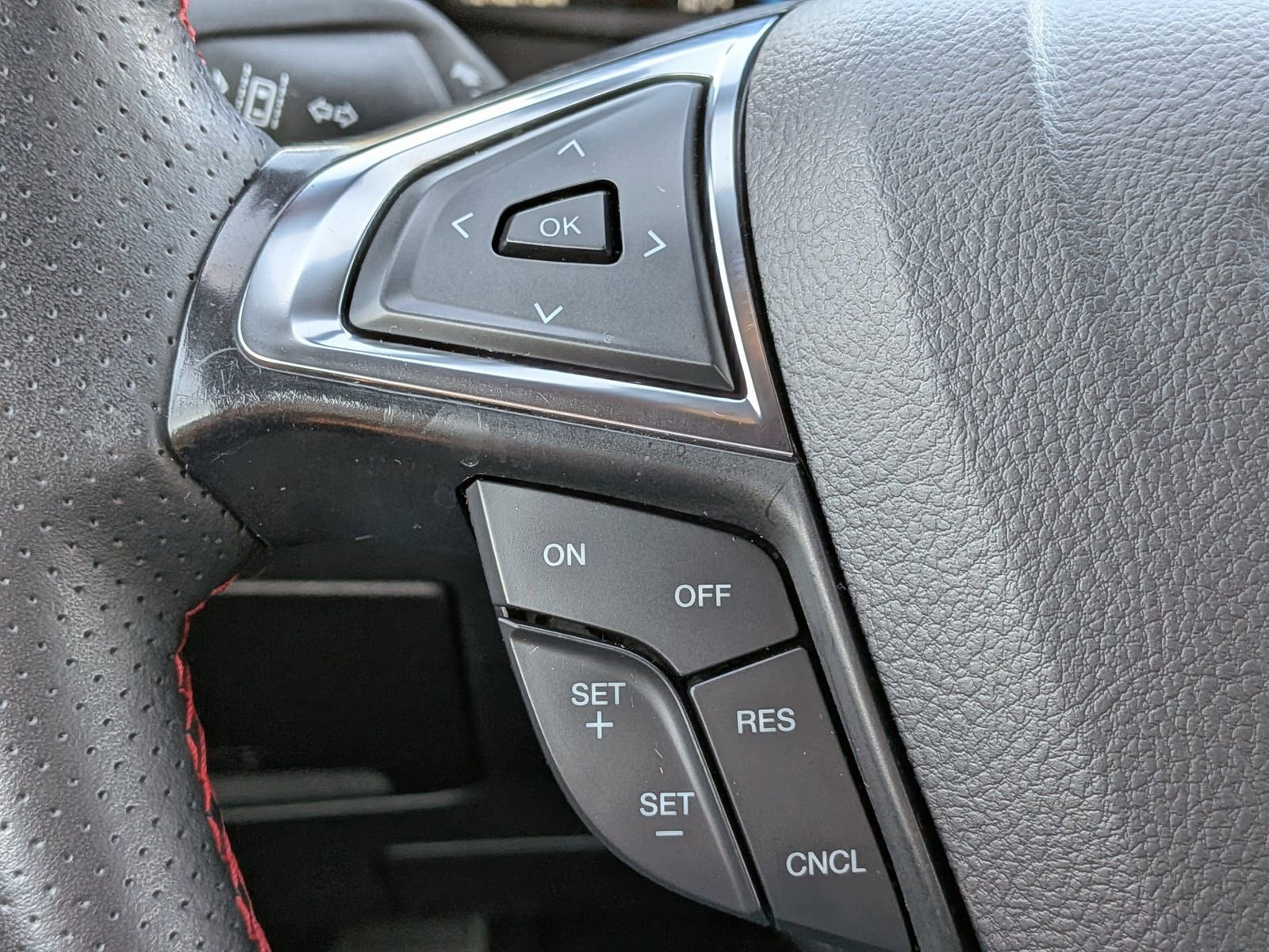 Certified 2024 Ford Edge ST-Line image 29