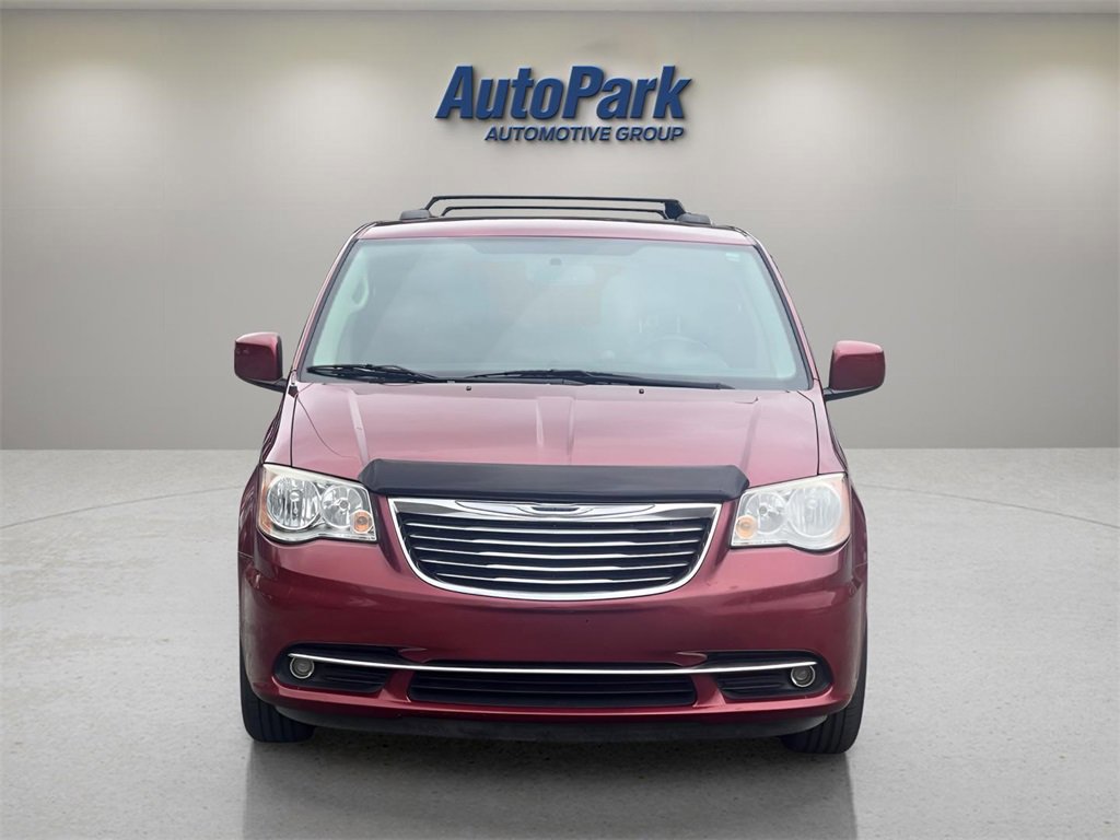 Used 2016 Chrysler Town & Country Touring image 8