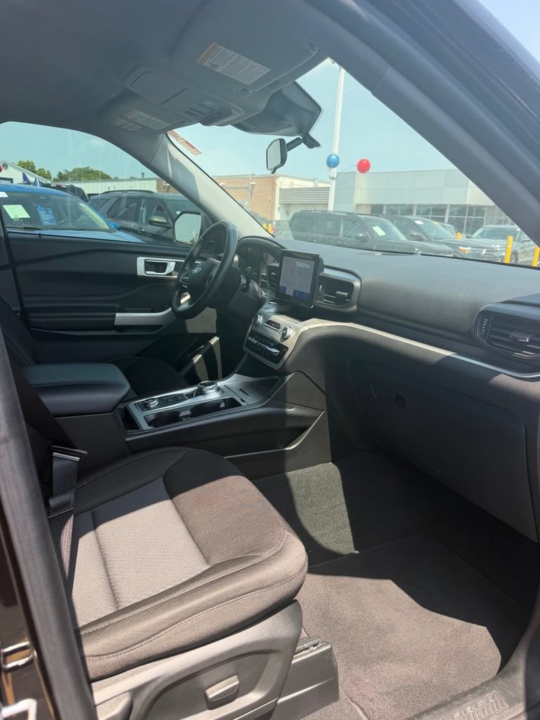 Certified 2022 Ford Explorer XLT w/ Class IV Trailer Tow Package AWD/4WD image 22