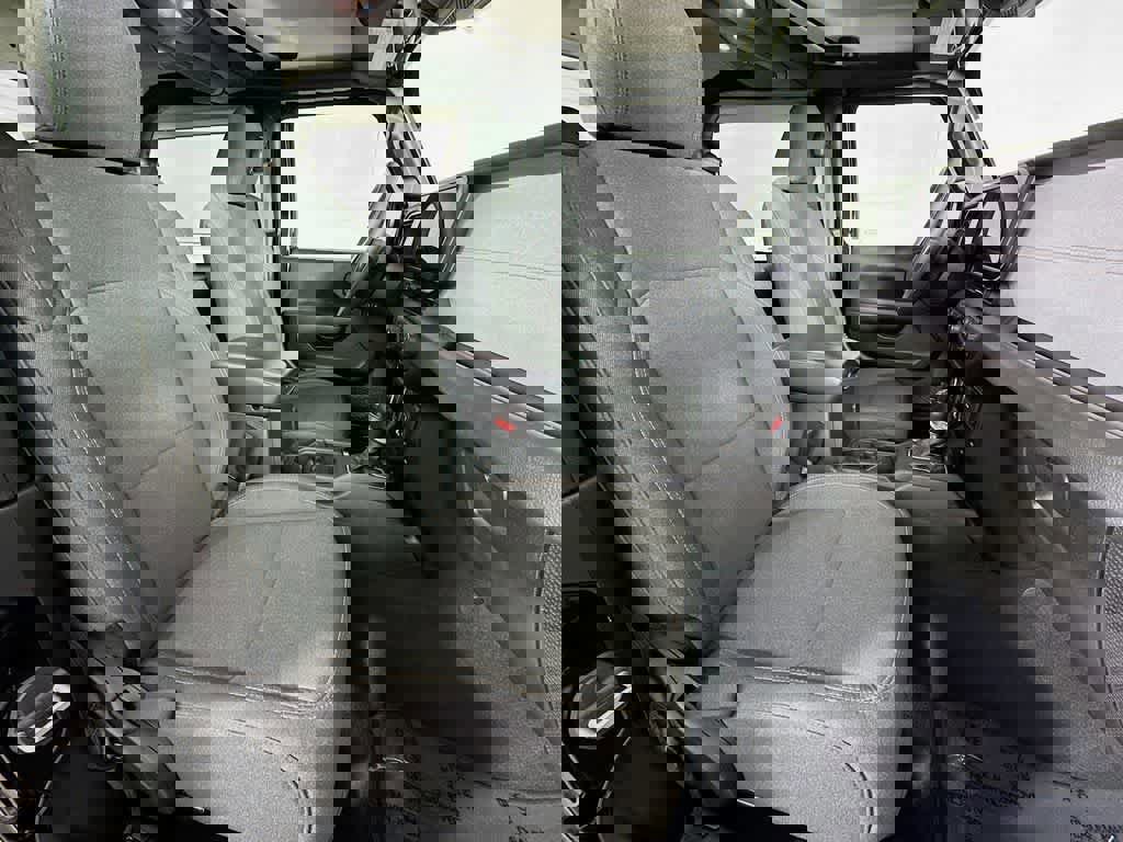 Used 2024 Jeep Wrangler Sport S image 17