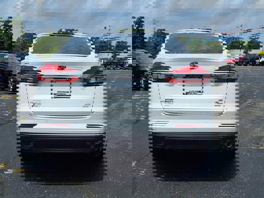 Certified 2020 Ford Fusion SE image 3