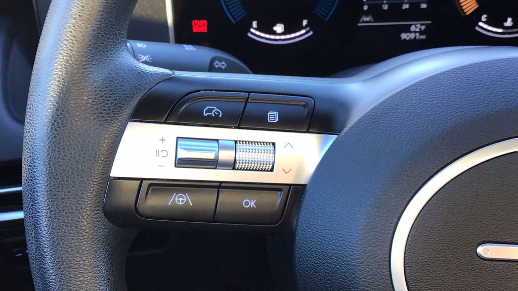 Used 2025 Hyundai Santa Cruz SE image 24