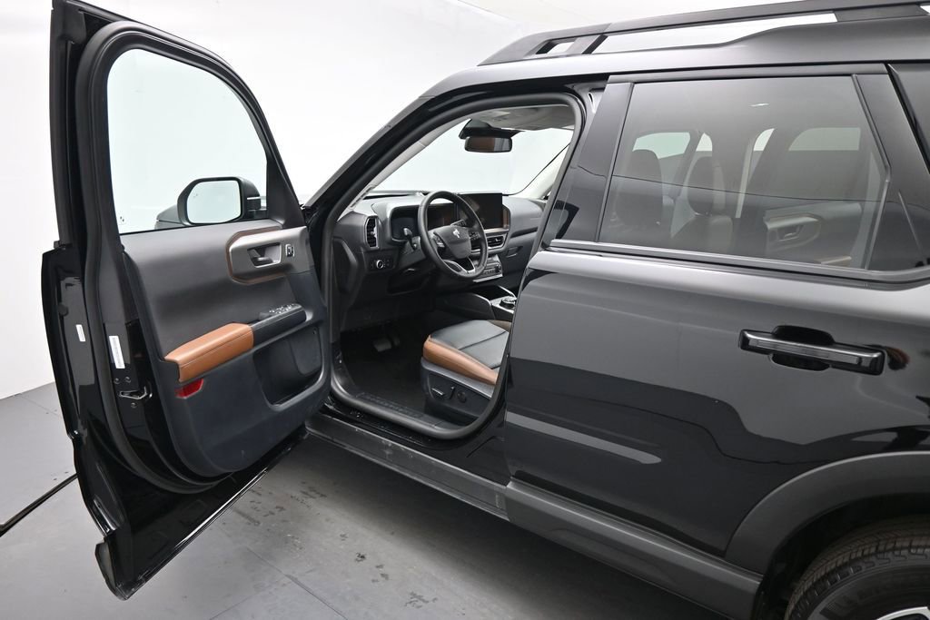 Certified 2025 Ford Bronco Sport Outer Banks w/ Outer Banks Tech Package+ AWD/4WD image 9