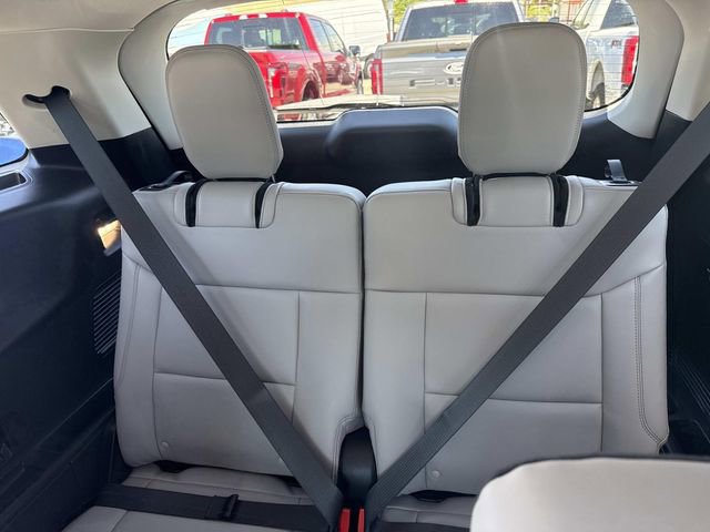 Certified 2025 Ford Explorer Active w/ Active Comfort Package AWD/4WD image 17