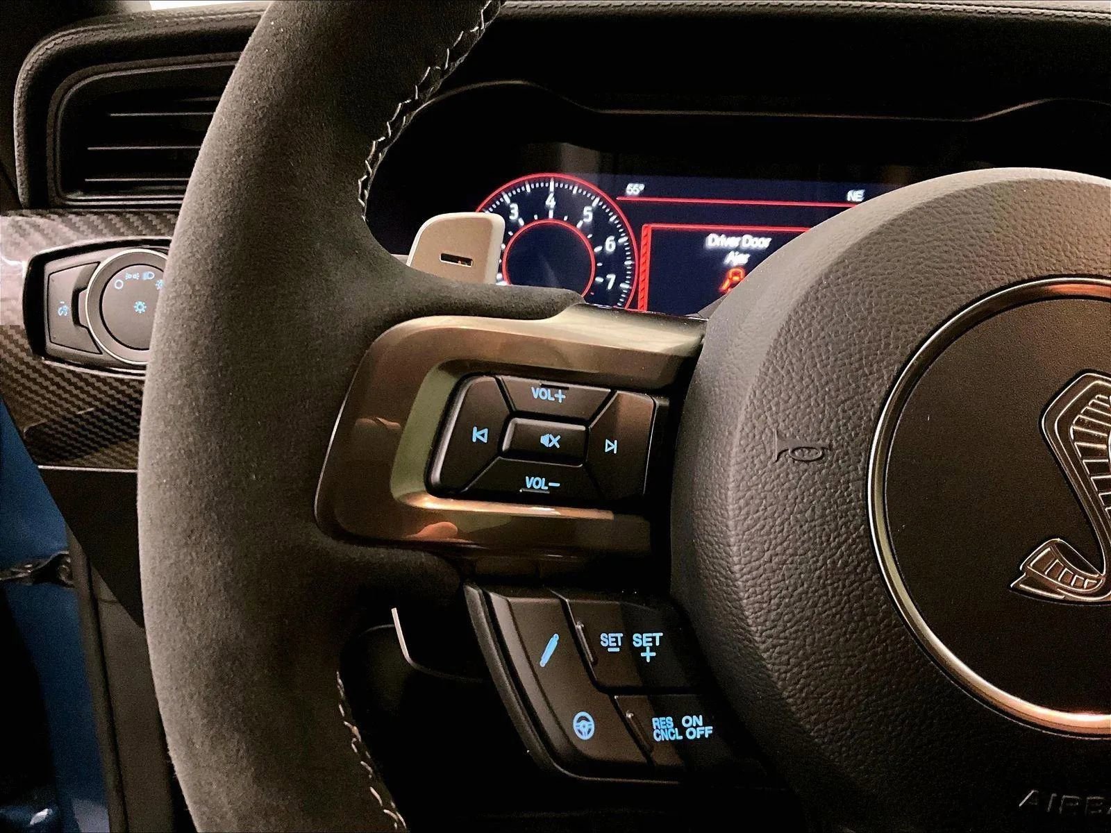 Certified 2020 Ford Mustang Shelby GT500 w/ Carbon Fiber Track Pack RWD image 17