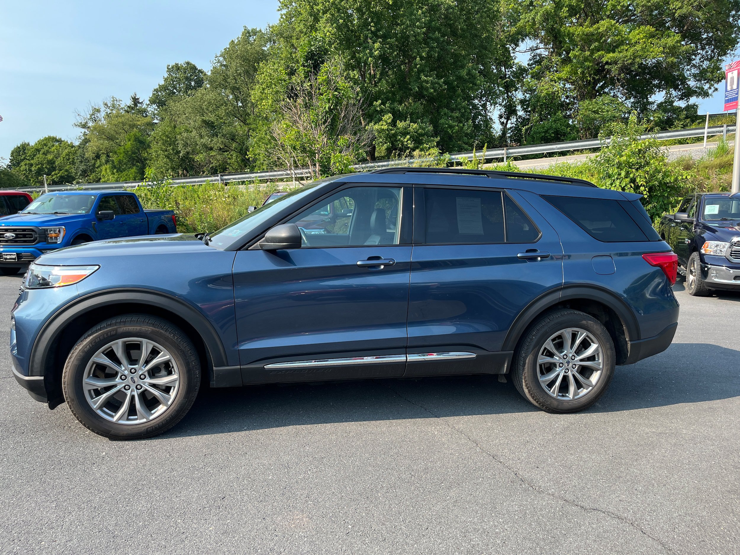Certified 2020 Ford Explorer XLT w/ Equipment Group 202A AWD/4WD image 6