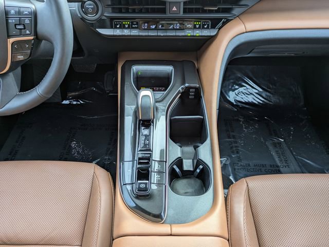 Used 2025 Toyota Crown Signia w/ Advanced Technology Package AWD/4WD image 19