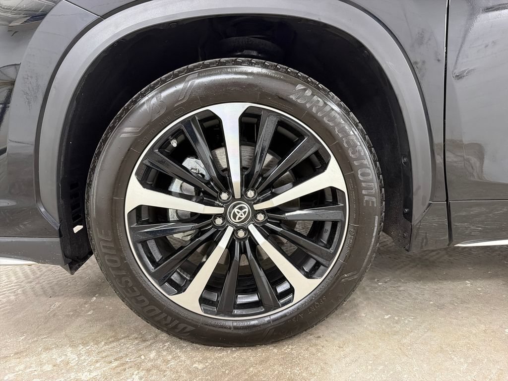 Used 2022 Toyota Highlander XSE FWD image 14
