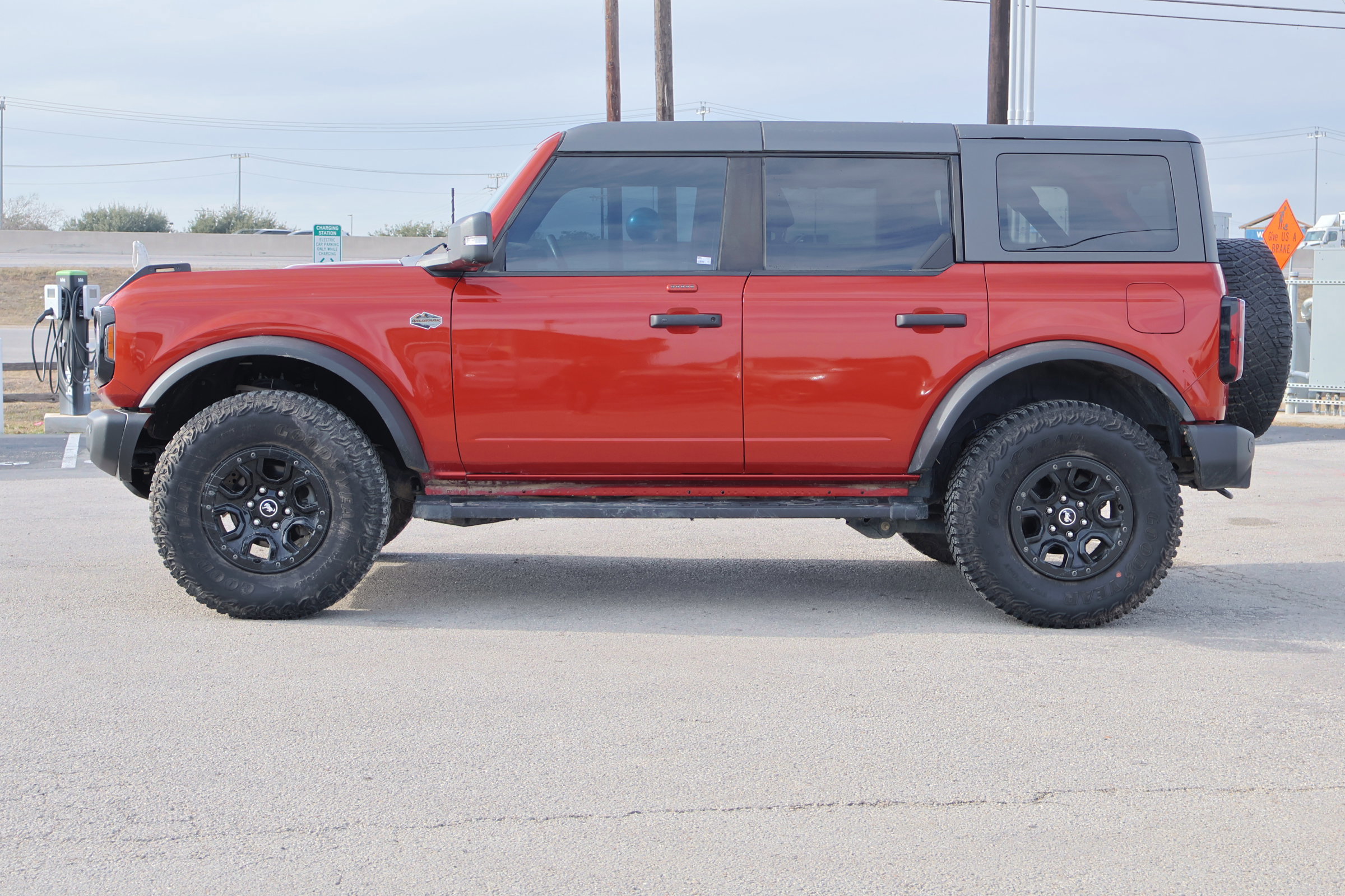 Certified 2023 Ford Bronco Wildtrak image 6