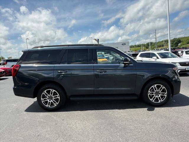 Certified 2025 Ford Expedition Active AWD/4WD image 8