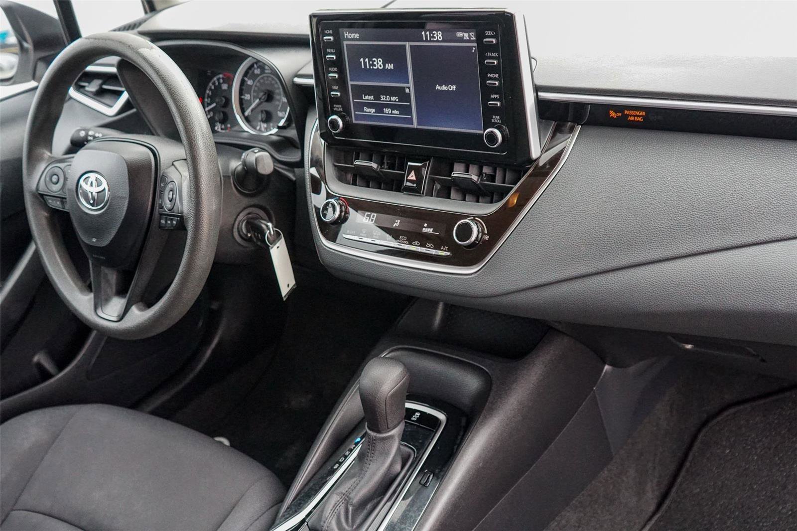 Used 2020 Toyota Corolla LE FWD image 27