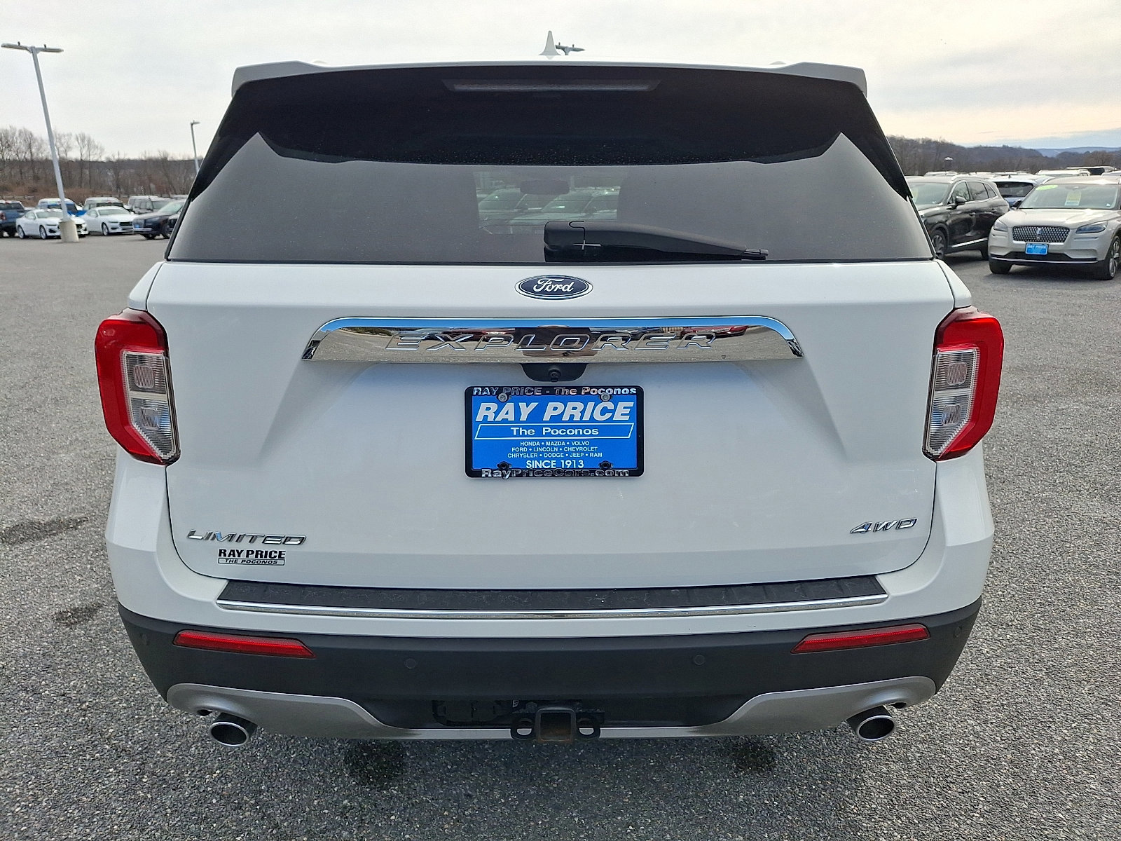 Certified 2022 Ford Explorer Limited w/ Limited Technology Package image 3
