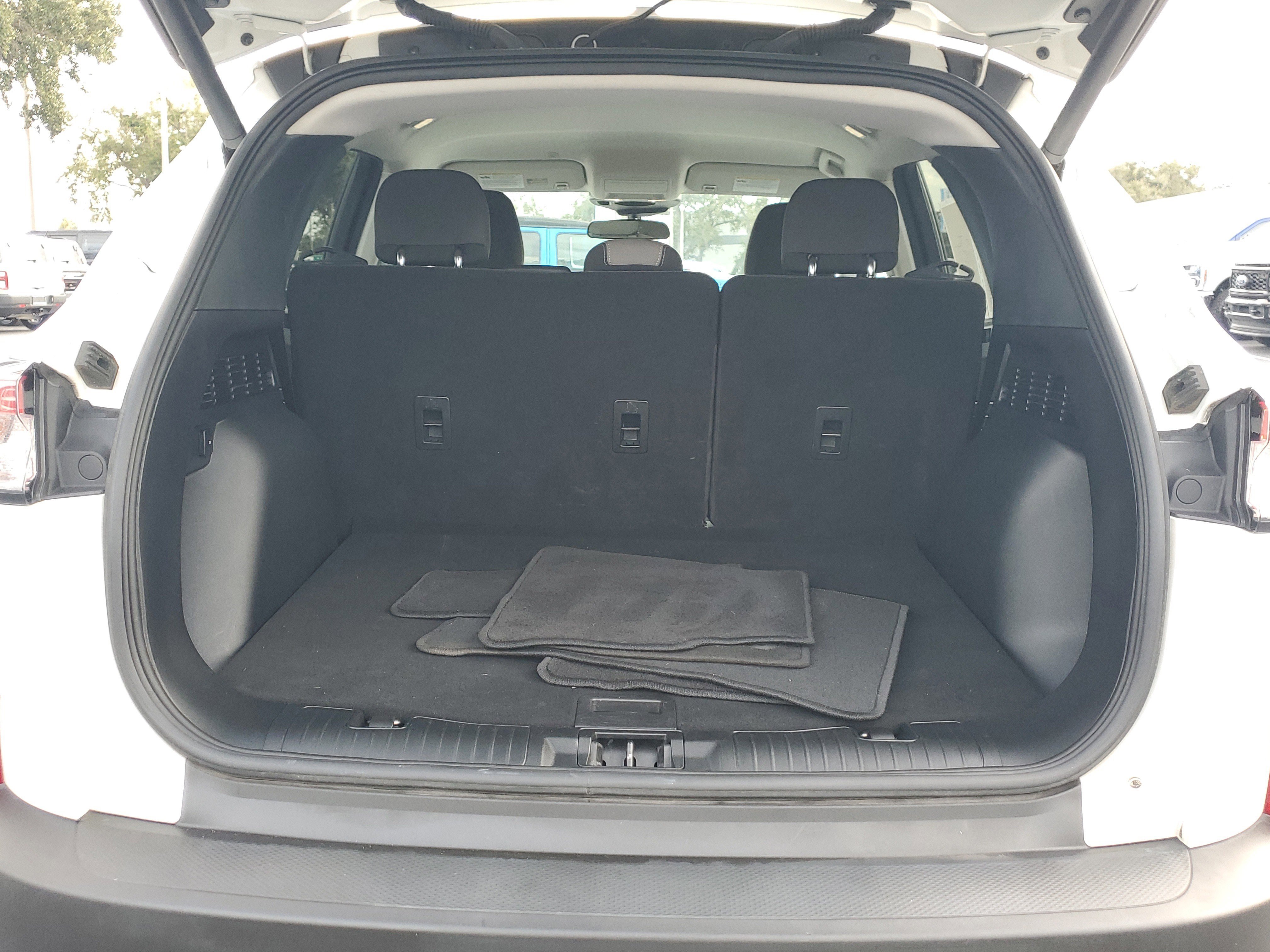 Certified 2021 Ford Escape SE w/ SE Sport Appearance Package image 10