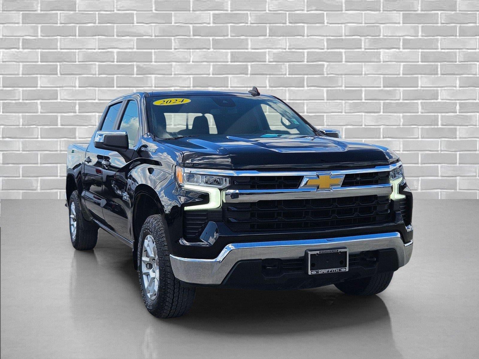 Used 2024 Chevrolet Silverado 1500 LT AWD/4WD image 3