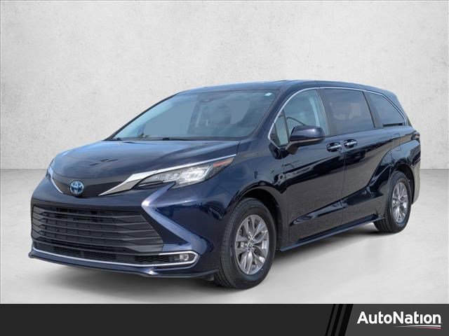 Used 2022 Toyota Sienna XLE AWD/4WD image 7