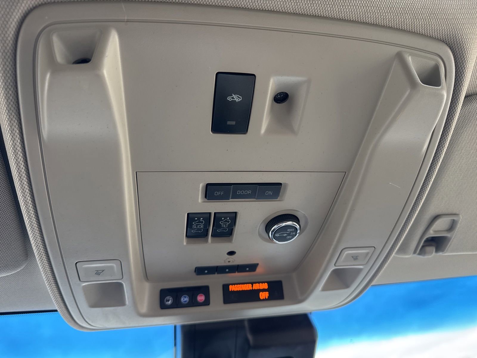 Used 2019 Cadillac Escalade Luxury AWD/4WD image 37